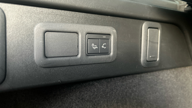 Land Rover Range Rover Velar 2.0 D200 MHEV Dynamic SE 5dr Auto Diesel Estate